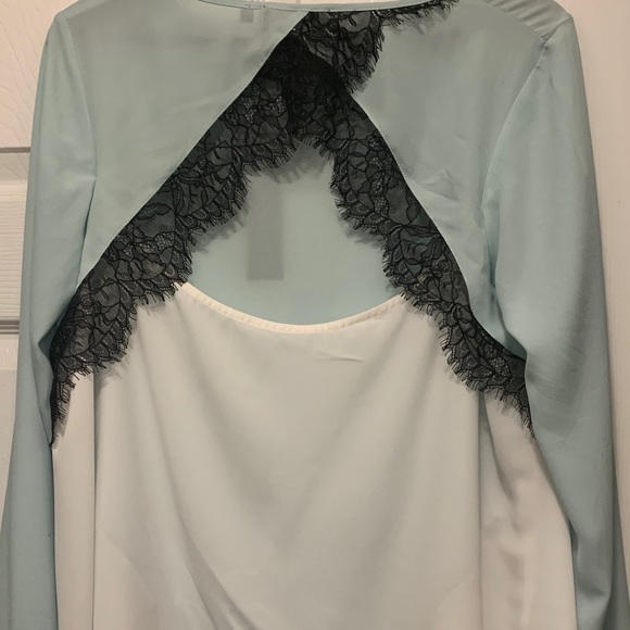 🍃Luxe NWT Colourblock Cutout Lace Blouse - Picture 4 of 7